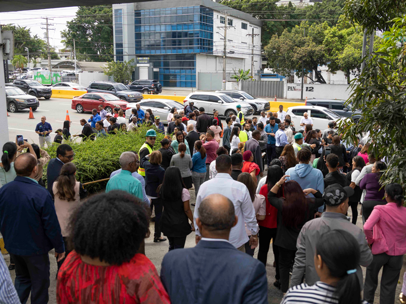 La Dirección General de Jubilaciones y Pensiones a Cargo del Estado (DGJP), participó de manera activa en el Simulacro Nacional de Evacuación por Sismos, en cumplimiento a las instrucciones del Superior Gobierno, encabezado por el presidente Luis Abinader. La Dirección General de Jubilaciones y Pensiones a Cargo del Estado (DGJP), participó de manera activa en el Simulacro Nacional de Evacuación por Sismos, en cumplimiento a las instrucciones del Superior Gobierno, encabezado por el presidente Luis Abinader.