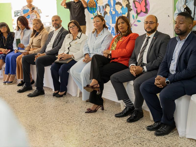 El subdirector general de Jubilaciones y Pensiones a Cargo del Estado (DGJP), licenciado Félix Joel Almonte, participó este jueves en la Socialización sobre los Derechos de las personas con Discapacidad, a cargo de la Comisión de Discapacidad de la Cámara de Diputados, en el Centro José Manuel Rodríguez Tavárez de Sordoceguera y Discapacidad Múltiple. El subdirector general de Jubilaciones y Pensiones a Cargo del Estado (DGJP), licenciado Félix Joel Almonte, participó este jueves en la Socialización sobre los Derechos de las personas con Discapacidad, a cargo de la Comisión de Discapacidad de la Cámara de Diputados, en el Centro José Manuel Rodríguez Tavárez de Sordoceguera y Discapacidad Múltiple.