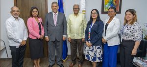 El director general de Jubilaciones y Pensiones a Cargo del Estado, licenciado Juan Rosa, recibió en su despacho  una comisión del Instituto Agrario Dominicano (IAD), encabezada por su director, Dario Castillo Lugo, con el propósito de abordar temas interinstitucionales.