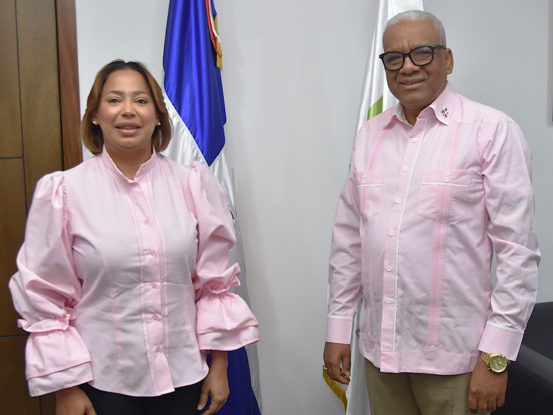 El director general de Jubilaciones y Pensiones a Cargo del Estado (DGJP), licenciado Juan Rosa, recibió la visita de cortesía de la diputada Indhira de Jesús, representante del municipio Santo Domingo Oeste, con quien sostuvo encuentro de acercamiento e intercambio sobre temas de interés nacional. El director general de Jubilaciones y Pensiones a Cargo del Estado (DGJP), licenciado Juan Rosa, recibió la visita de cortesía de la diputada Indhira de Jesús, representante del municipio Santo Domingo Oeste, con quien sostuvo encuentro de acercamiento e intercambio sobre temas de interés nacional.