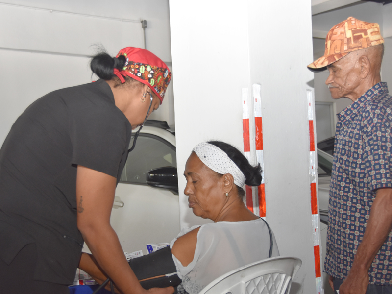 Como parte de la jornada conmemorativa, la DGJP realizó un operativo médico dirigido a los envejecientes presentes, mediante el cual se ofrecieron servicios de evaluación preventiva, incluyendo analíticas y toma de presión arterial, como muestra del interés institucional por promover el bienestar integral de sus jubilados y pensionados. Como parte de la jornada conmemorativa, la DGJP realizó un operativo médico dirigido a los envejecientes presentes, mediante el cual se ofrecieron servicios de evaluación preventiva, incluyendo analíticas y toma de presión arterial, como muestra del interés institucional por promover el bienestar integral de sus jubilados y pensionados.