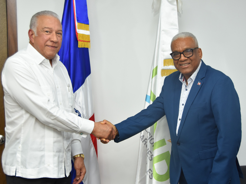 El ministro Administrativo de la Presidencia, licenciado Andrés Bautista, realizó una visita de cortesía al director general de Jubilaciones y Pensiones a Cargo del Estado (DGJP), licenciado Juan Rosa, durante un encuentro celebrado en su despacho, con el objetivo de fortalecer el acercamiento y la coordinación interinstitucional entre ambas dependencias del Estado. El ministro Administrativo de la Presidencia, licenciado Andrés Bautista, realizó una visita de cortesía al director general de Jubilaciones y Pensiones a Cargo del Estado (DGJP), licenciado Juan Rosa, durante un encuentro celebrado en su despacho, con el objetivo de fortalecer el acercamiento y la coordinación interinstitucional entre ambas dependencias del Estado.