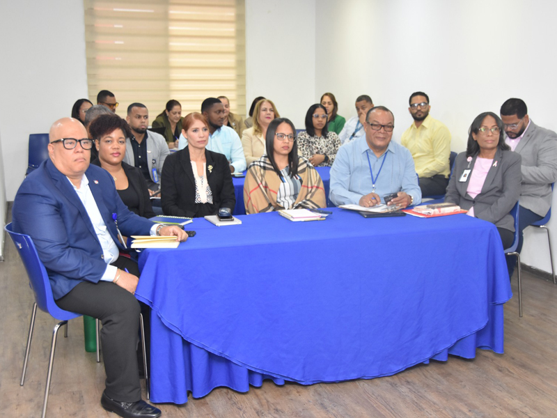 La Dirección General de Jubilaciones y Pensiones (DGJP) fortaleció las capacidades de sus colaboradores mediante el taller titulado: Normas Básicas de Control Interno (NOBACI), impartido por la Contraloría General de la República, con el propósito de proporcionar herramientas que permitan estandarizar los procedimientos y fortalecer los sistemas de administración y control interno de la institución, conforme al marco legal y normativo vigente.