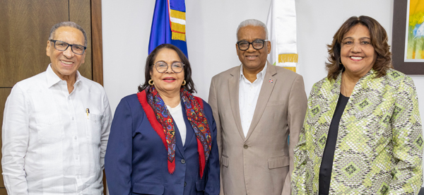 El director general de Jubilaciones y Pensiones a Cargo del Estado (DGJP), licenciado Juan Rosa, recibió hoy en su despacho la visita de cortesía de la presidenta de la Cámara de Cuentas, Emma Polanco, con el propósito de fortalecer los lazos interinstitucionales y estrechar la colaboración entre ambas entidades.